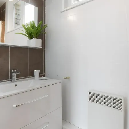 Bright Flat In The Heart Of With A View To The Cathedral - Welkeys * Rouen