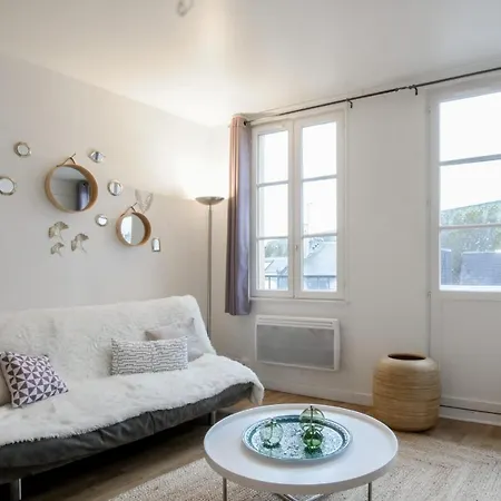 Bright Flat In The Heart Of With A View To The Cathedral - Welkeys Daire