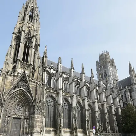 Bright Flat In The Heart Of With A View To The Cathedral - Welkeys Daire